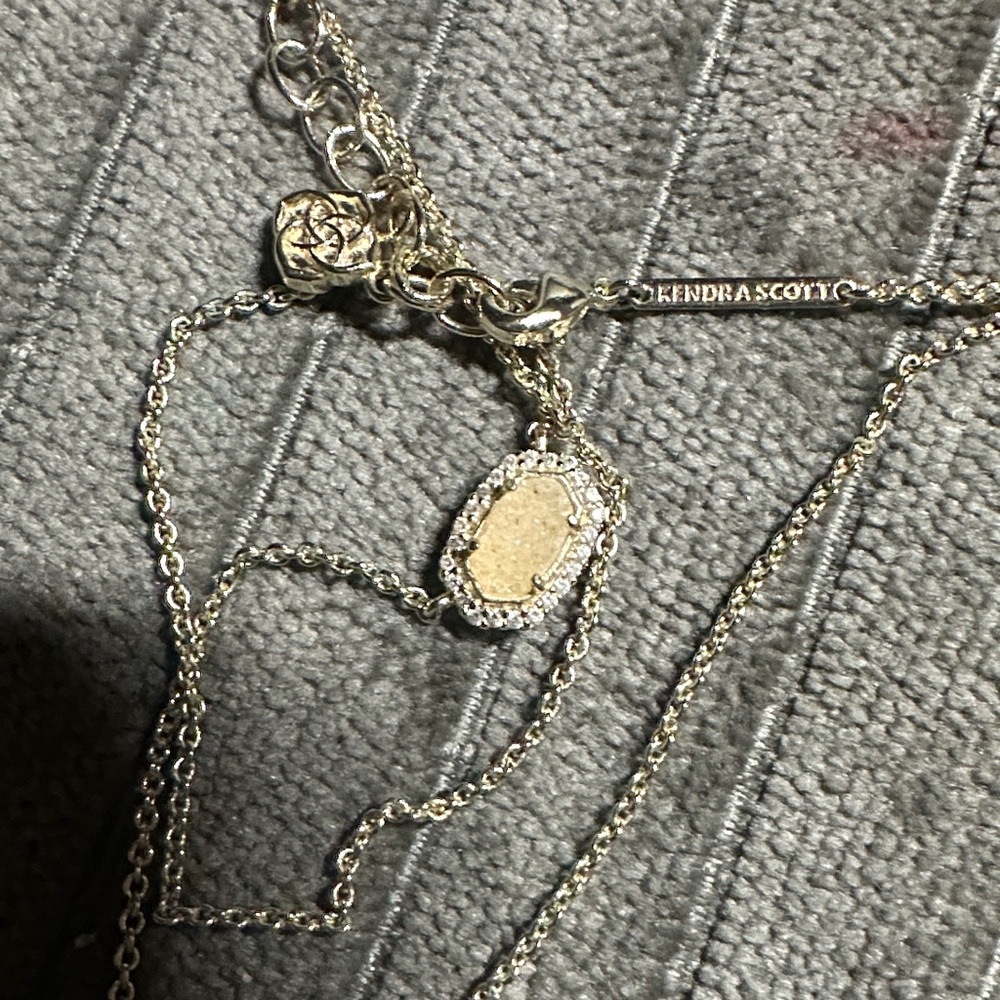 Kendra Scott Gold Oval Pendant Necklace